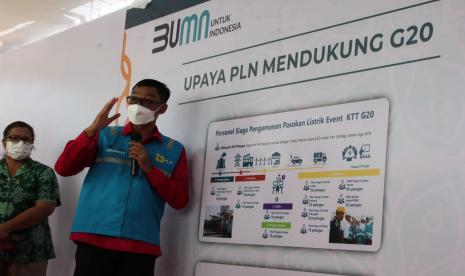 PT PLN (Persero) melakukan peletakan batu pertama ( groundbreaking) proyek Pembangkit Listrik Tenaga Surya (PLTS) Hybrid Nusa Penida dan relokasi Pembangkit Listrik Tenaga Gas (PLTG) Grati ke Pesanggaran, Bali.PT PLN (Persero) segera mengoperasikan Pembangkit Listrik Tenaga Surya (PLTS) Hybrid dengan kapasitas 1,3 Mega Wattpeak (MWp) yang terletak di Desa Parak Kecamatan Bontomanai Kabupaten Selayar.