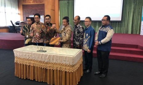 PT PLN (Persero) Wilayah Sulawesi Selatan, Tenggara, Barat (Sulselrabar) menandatangani Surat Perjanjian Jual Beli Tenaga Listrik (SPJBTL) dengan PT Ceria Nugraha Indotama (CNI) di Kabupaten Kolaka, Sulawesi Tenggara (Sultra).