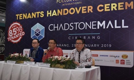 PT Pollux Aditama Kencana menyerahkan unit Chardstone Mall Cikarang kepada para konsumennya.