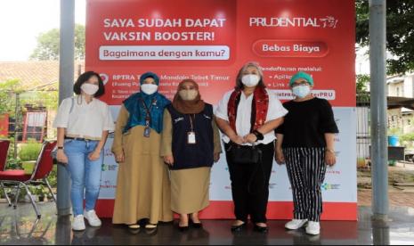 PT Prudential Life Assurance (Prudential Indonesia) membuka sentra vaksinasi di RPTRA Taman Mandala Tebet Timur bagi masyarakat umum yang berdomisili di DKI Jakarta. Beroperasi selama satu bulan, mulai 21 Februari hingga 21 Maret 2022, sentra vaksinasi dibuka dari Senin hingga Kamis untuk vaksin booster dan Jumat untuk vaksin dosis 1 dan 2, kecuali hari libur nasional, mulai pukul 08.30 WIB hingga 12.30 WIB.