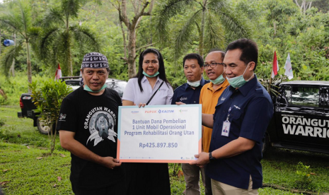 PT Pupuk Kaltim dan PT Rekayasa Industri (Rekind)  menyalurkan bantuan mobil operasional dan program rehabilitasi Orangutan di Samboja Lestari, Kalimantan Timur. 