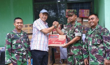 PT Pupuk Kujang salah satu anak perusahaan BUMN yaitu PT Pupuk Indonesia (persero)  membentuk tim darurat bencana tsunami Selat Sunda-Banten. Melalui tim ini, bantuan diserahkan langsung kepada korban bencana melalui koordinasi dengan Komando Rayon Militer 0115 Cimanggu Sumur dan aparat desa setempat. 