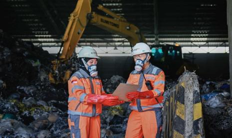 PT Semen Indonesia Tbk (SIG) turut berpartisipasi dalam mengatasi persoalan sampah kota dengan prinsip ekonomi sirkular, melalui konversi sampah menjadi refuse-derived fuel (RDF) sebagai bahan bakar alternatif.