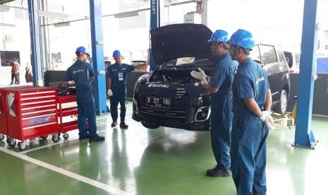 PT Suzuki Indomobil Sales (SIS) dan PT Pustaka Motor Utama meresmikan outlet Suzuki ke-325 di Kota Serang, Provinsi Banten, Selasa (21/8). Outlet melayani penjualan (sales), bengkel (service), dan menyediakan suku cadang (spareparts) kendaraan roda empat.