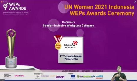  PT Telkom Indonesia (Persero) Tbk (Telkom) meraih penghargaan dalam ajang Women’s Empowerment Principles (WEPs) Awards yang diadakan oleh UN Women Indonesia pada Jumat lalu (22/10).