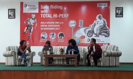 PT Total Oil Indonesia menggelar kegiatan sosialisasi safe riding di Kampus Unpad, Kota Bandung, Kamis (30/11). 