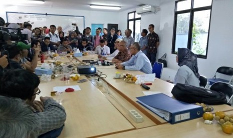 PT Waskita Karya dan Perwakilan Kemeterian PUPR menggelar konferensi pers terkait kecelakaan konstruksi di Tol Becakayu, Selasa (20/2)