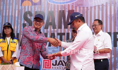 PT WIKA Tirta Jaya Jatiluhur (WTJJ) secara resmi mengumumkan operasional Sistem Penyediaan Air Minum (SPAM) Regional Jatiluhur I pada Kamis (19/12/2024). Peresmian ini menandai tonggak penting dalam penyediaan air bersih untuk wilayah DKI Jakarta, Kabupaten Bekasi, Kota Bekasi, dan Kabupaten Karawang.