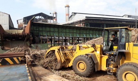 PTPN menggunakan ampas tebu sebagai bahan bakar pemanas turbin Pabrik Gula Bunga Mayang Lampung pada musim giling tahun ini.