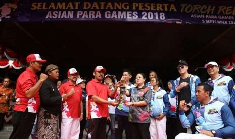 Puan Maharani membuka Pawai obor Asian Para Games 2018 dan Festival Paralympic 2018.