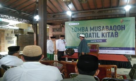 Pukulan bass hadroh oleh Ketua Pengurus Besar Nahdlatul Ulama (PBNU) KH Miftah Faqih, didampingi oleh Pengasuh Pondok Pesantren Al-Muayyad Mangkuyudan KH Abdul Rozaq Shofawi, dan dewan juri MQK KH Abdul Moqsith Ghazali menjadi tanda dibukanya MQK dan Hifdzil Alfiyah pada Porseni 2023.