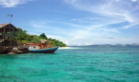 Pulau Bangka yang indah dengan wisata bawah airnya.