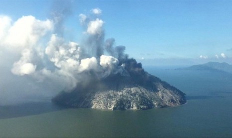 Pulau terpencil Kadovar dipotret dari Papua Nugini.