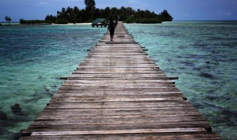  Pulau Tidung salah satu destinasi wisata yang sering dikunjungi oleh wisatawan domestik maupun luar negeri. Pembangunan taman interaktif di Pulau Tidung akan selesai pada awal Oktober mendatang.