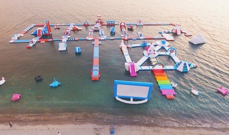 Pulau Unicorn atau Inflatable Island di Filipina.