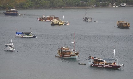 Puluhan kapal bersandar di Dermaga Labuan Bajo, Manggarai Barat, NTT.