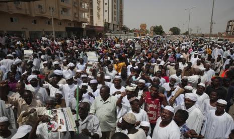 Pihak berwenang Sudan memberlakukan jam malam di dua kota sebelah tenggara negara-negara bagian Nil Biru yang terletak dekat perbatasan dengan Ethiopia. Langkah ini diambil beberapa hari setelah bentrokan antar suku menewaskan 31 orang dan melukai 39 lainnya.