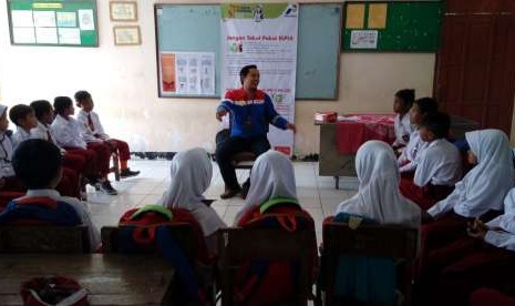 Puluhan pekerja Pertamina kembali menyebarkan semangat positif bagi anak-anak Sekolah Dasar (SD) di Kabupaten Indramayu.