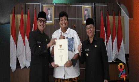 Puluhan pemuda berprestasi di Kota Sukabumi mendapatkan penghargaan dalam momen peringatan Hari Sumpah Pemuda, Jumat (28/10/2022). Mereka diapresiasi karena telah memberikan perubahan dan melahirkan karya yang terbaik sesuai dengan bidangnya.