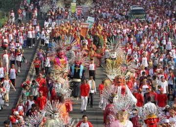 Puluhan ribu warga Betawi mengikuti Festival Betawi, 2010