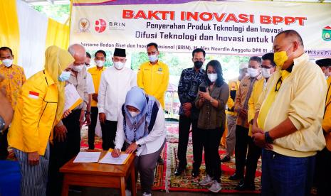 Puluhan warga pelaku UMKM di kota Prabumulih mendapatkan sejumlah bantuan produk Teknologi dan Inovasi Difusi Teknologi dari Badan Pengkajian dan Penerapan Teknologi (BPPT) di bawah koordinasi Badan Riset dan Inovasi Nasional (BRIN). 