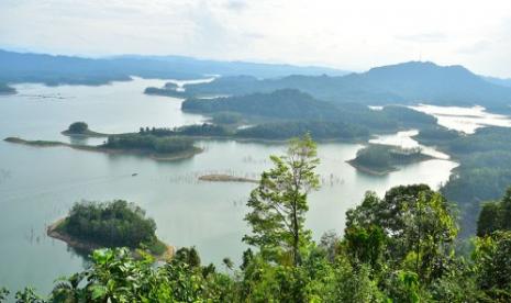 Puncak Kompe yang berada di Bangkinang, Riau.