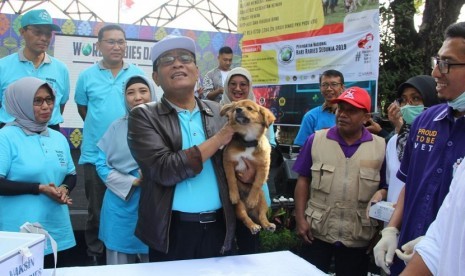 Puncak Peringatan Hari Rabies Sedunia (World Rabies Day/WRD) di Kota Mataram, Nusa Tenggara Barat.