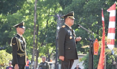 Puncak Peringatan Hari Ulang Tahun (HUT) ke -74 TNI  tahun 2019, tingkat Provinsi Jawa Barat, dipusatkan di Lapangan Gasibu Jalan Diponegoro Bandung, pada Sabtu (5/10). Bertindak sebagai inspektur upacara Pangdam III/Siliwangi Letjen TNI Tri Soewandono dengan peserta upacara parade dari pasukan satuan matra di TNI 3 Angkatan yaitu AD, AL, dan AU yang berada di Wilayah Garnisun Tetap II/Bandung dan Cimahi. 