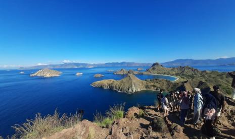 Puncak Pulau Pandar, Labuan Bajo, NTT yang menjadi salah satu spot terkenal wisatawan.