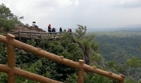 Puncak Taman Buah Mangunan