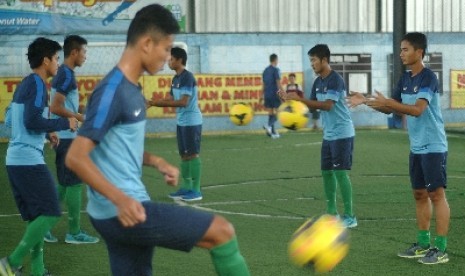 Punggawa Timnas U-19 ketika menjalani latihan. 