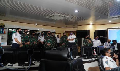 Pusat Informasi Maritim (Pusinfomar) TNI melakukan kunjungan kerja ke Kantor Direktorat Jenderal Perhubungan Laut (Ditjen Hubla) Kementerian Perhubungan Jakarta dalam rangka koordinasi dan sharing informasi bidang maritim pada Rabu (17/6) di Kantor Kementerian Perhubungan Jakarta.