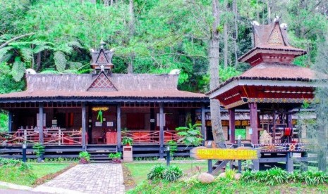 Pusat kerajinan tangan di Taman Simalem Resort, Bukit Merek, Tanah Karo, Sumut.