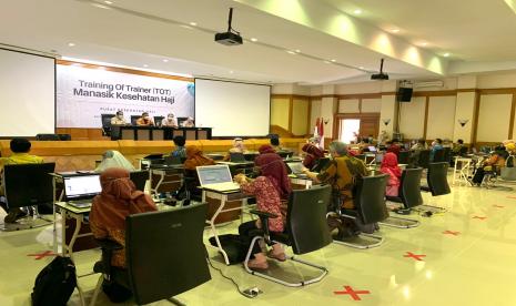 Tingkatkan Pengetahuan Kesehatan Calon Jamaah Haji. Foto: Pusat Kesehatan Haji Kementerian Kesehatan RI (Puskes Haji) menggelar Training Of Trainer (TOT) Manasik Kesehatan Haji di Ciloto, Puncak Bogor, Jawa Barat, Senin (13/9). Kegiatan ini diikuti oleh 30 peserta dari internal Pusat Kesehatan Haji dan Balai Besar Pelatihan Kesehatan.