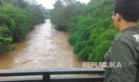 Pusat pemantau Jembatan Panus, Depok, yang memantau ketinggian air Kali Ciliwung