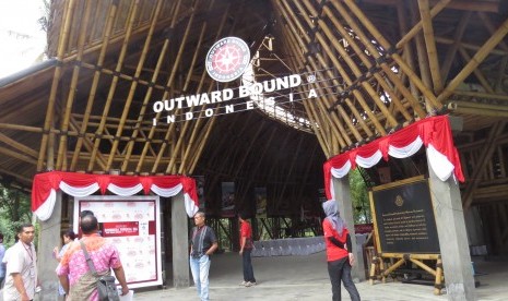 Pusat pendidikan luar ruang Outward Bound Indonesia (OBI) yang berada di Jatiluhur, Purwakarta, Jawa Barat, Ahad (20/8). Sejak 1990, OBI telah membantu menanamkan pendidikan karakter bagi 80 ribu peserta.     