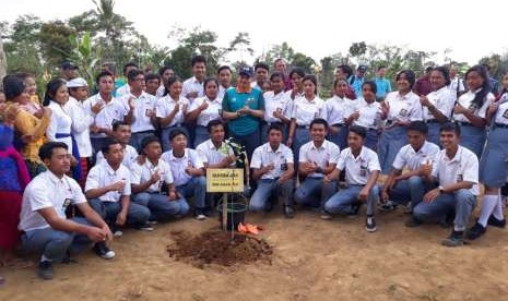 Pusat penelitian biologi tropika Asia Tenggara, Seameo Biotrop bekerja sama dengan Kementerian Pendidikan memperbanyak pengimplementasian Program Sekolah Mandiri Produksi Sayuran dan Buah Edukasi (Smarts-Be). Sekitar 30 Sekolah Menengah Kejuruan (SMK) bidang agribisnis dan agroteknologi seluruh Indonesia menjadi sasaran kegiatan tahap pertama. 