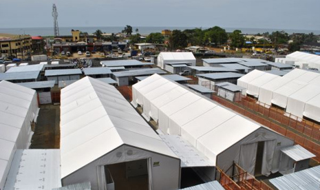 Pusat perawatan ebola yang berkapasitas 200 tempat tidur di Monrovia dibuka hari Jumat (31/10). Pusat perawatan ebola yang berkapasitas 200 tempat tidur di Monrovia dibuka hari Jumat (31/10).