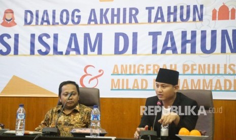   Pusat Studi Islam dan Filsafat Universitas Muhammadiyah Malang (PSIF UMM)  membahas moderasi Islam dalam menyambut tahun politik. Dialog Akhir Tahun  yang bertajuk Moderasi Islam di Tahun Politik Perspektif Kaum Muda  Milenial ini sukses diselenggarakan di UMM, Kamis (27/12). 