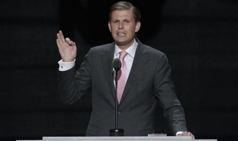 Putra calon presiden AS dari Partai Republik Donald Trump, Eric Trump berbicara dalam Konvensi Nasional Republik di Cleveland, Rabu, 20 Juli 2016.