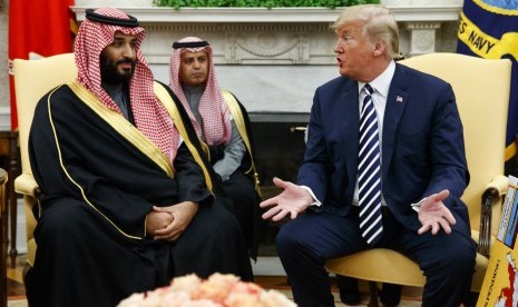 Putra Mahkota Saudi, Muhammad bin Salman bertemu Presiden AS, Donald Trump di gedung putih, Selasa (20/3).