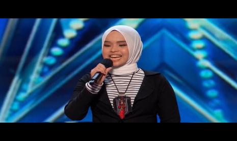 Putri Ariani berhasil memukau para juri dan penonton di panggung Americas Got Talent.