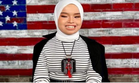 Putri Ariani, gadis difabel asal Indonesia yang menjadi peserta Americas Got Talent. Penampilan Putri mendapat pujian juri, penonton, dan media asing.