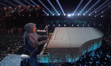 Putri Ariani saat tampil di babak final AGT 2023. Putri mendapat banyak dukungan dari para musisi, di antaranya Piyu Padi dan Yura Yinita.