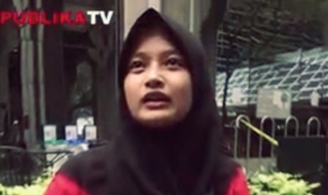 Putri Gayatri, seorang pelajar SMA di Bandung, mengangkat isu pernikahan pada usia anak ke forum internasional 