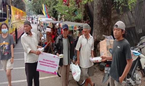 PYI Salurkan Paket Berbuka di Bandung Raya