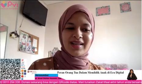 PYI Yatim dan Zakat gelar webinar parenting untuk orang tua, kegiatan ini mengambil tema “Peran Orang Tua Dalam Mendidik anak Di era Digital”. Webinar itu disiarkan secara langsung via Youtube Channel, Facebook Panti yatim Indonesia (PYI) dan via ZOOM, Selasa (8/12).