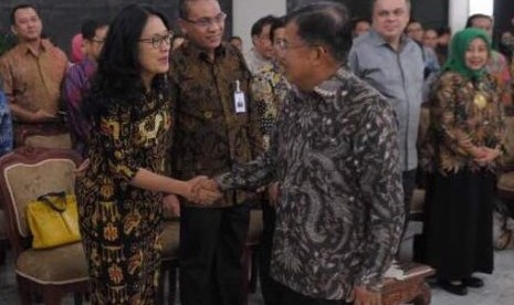 R Artsanti Alif, head of social investment & corporate communication Japfa saat bertemu dengan Wapres Jusuf Kalla.