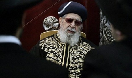 Rabi Yahudi, Ovadia Yosef doakan kehancuran Iran.