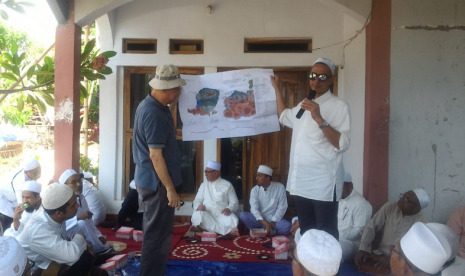 Rabithah Alawiyah mengunjungi para korban gempa Lombok.